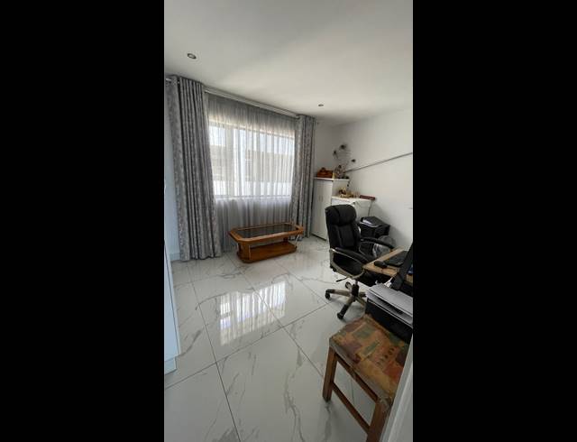 3 BEDROOM APARTMENT FOR SALE IN WINDERMERE